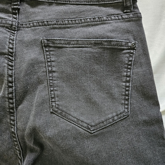 Judy Blue Distressed Black Women's Jeans Button Up Size 15/32 - Picture 3 of 10